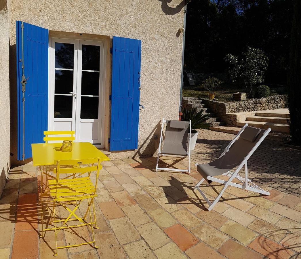 Le Mas Des Hibiscus Trans-en-Provence Exteriér fotografie